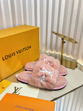 China Replica LV Women Shoes 108usd Only